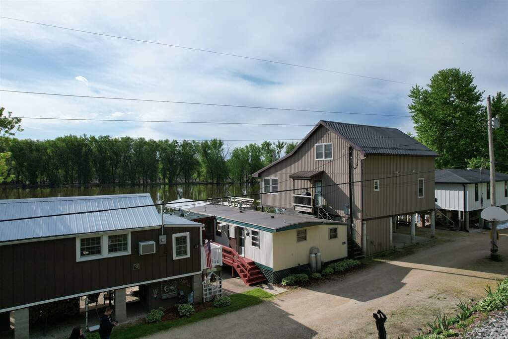 813 Highway 364 L26, Harpers Ferry, IA 52146 MLS 1976655