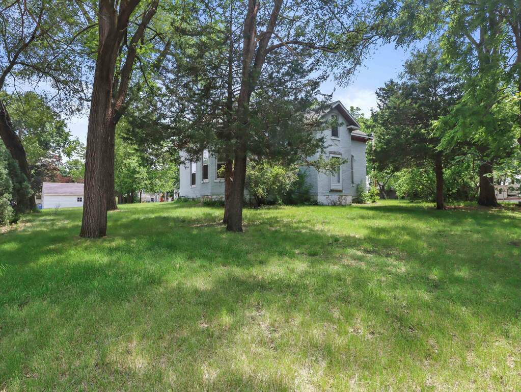 318 W Albert Street, Portage, WI 53901 MLS 1976821 properties SE