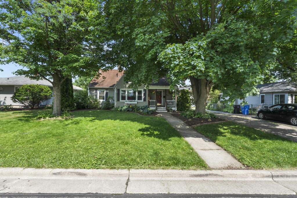 105 S Jefferson Street, Verona, WI 53593 MLS 1979948 properties SE Wisconsin