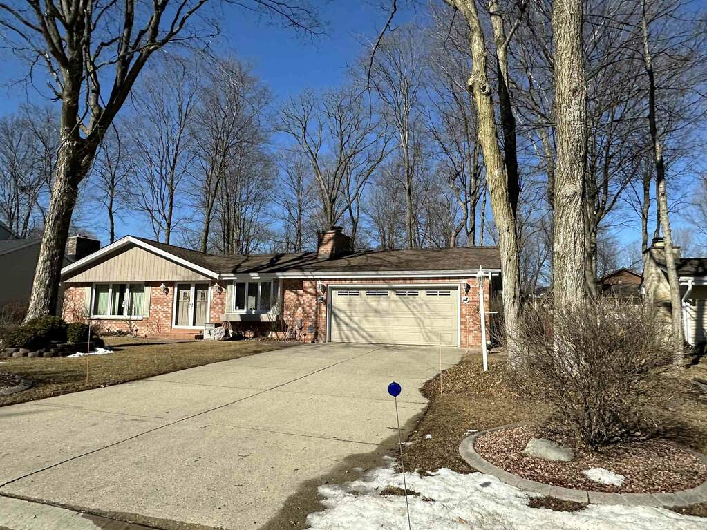 15900 Armour Avenue, New Berlin, WI 53151 | MLS# 1994448 | @properties ...