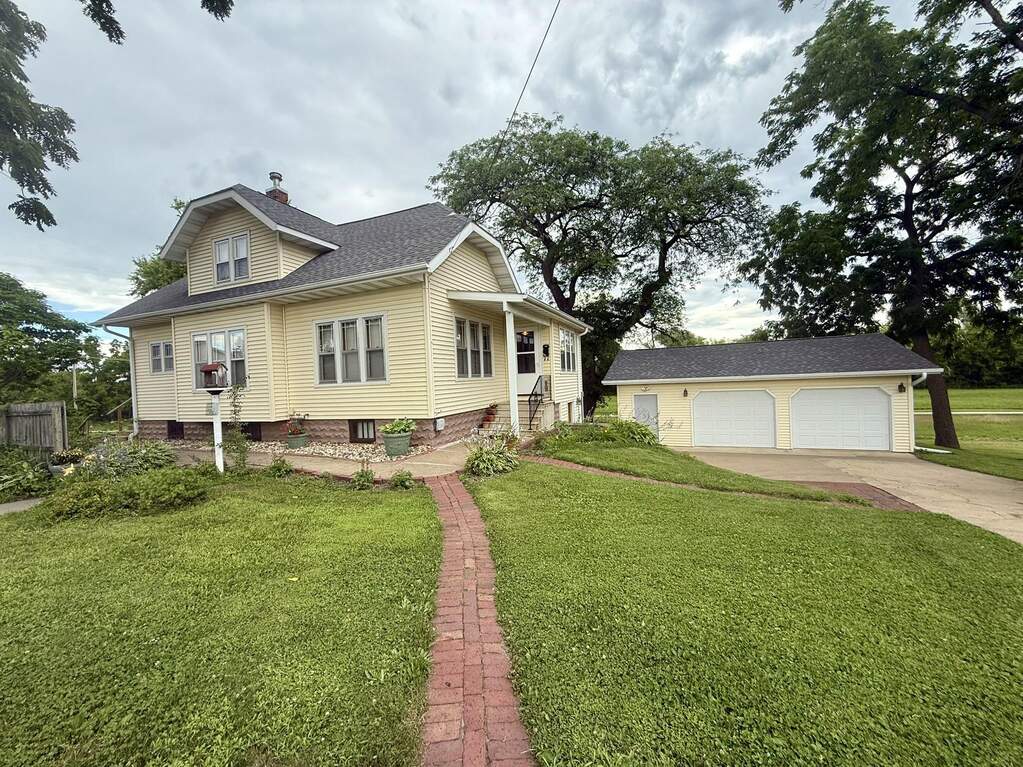 424 E Nott Street, Tomah, WI 54660