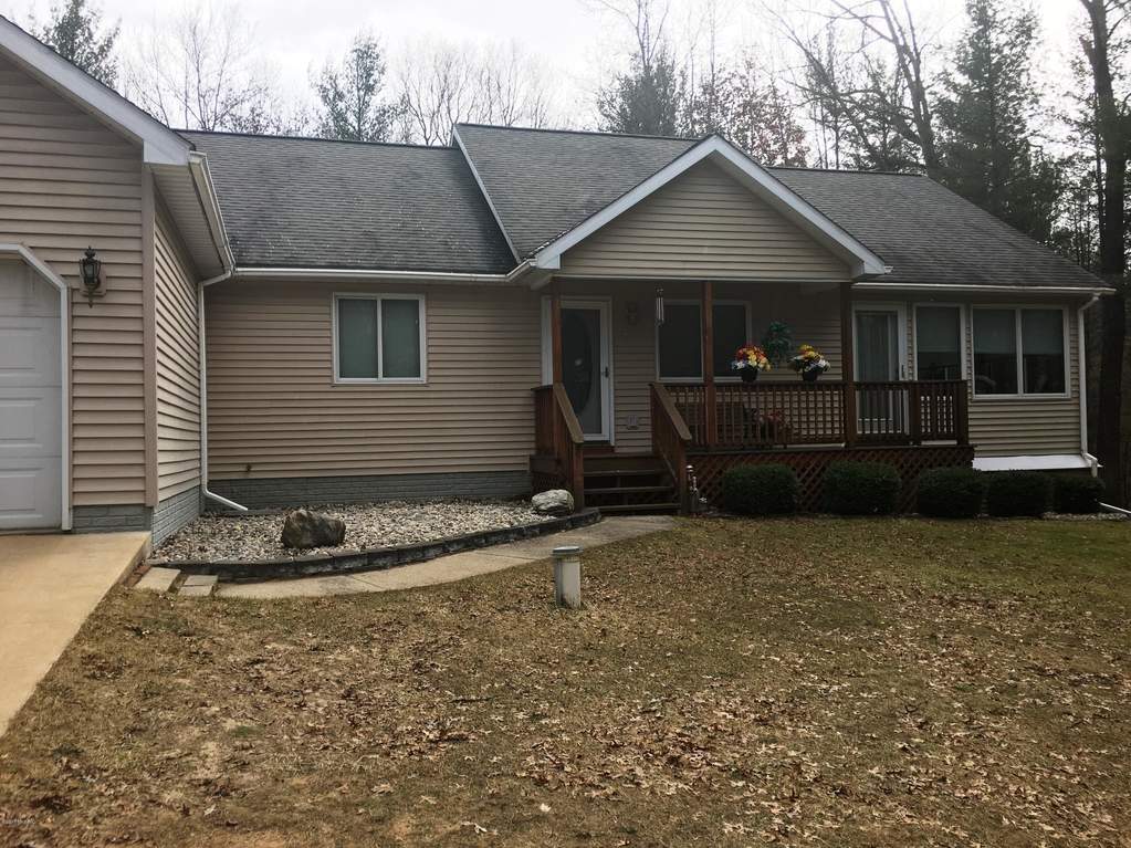 2521 E 44th Street, Idlewild, MI 49642 MLS 17009625 properties SW