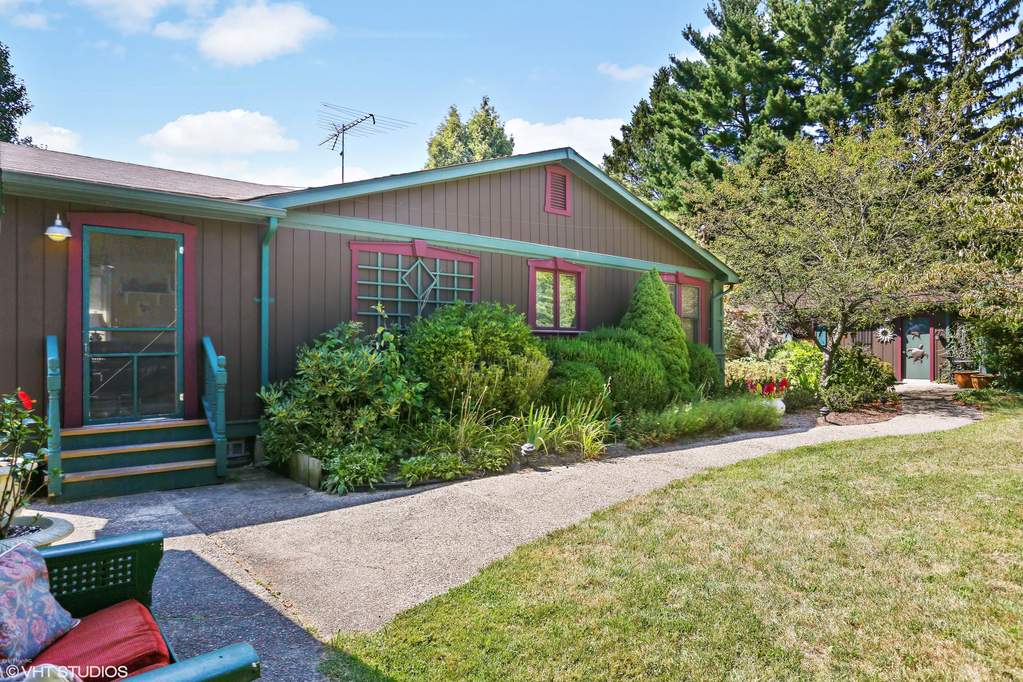 6718 Holloway Drive, Sawyer, MI 49125 MLS 17040591 properties SW