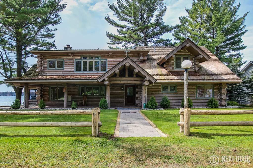 821 E Lake Street, Pentwater, MI 49449 MLS 17055095 properties