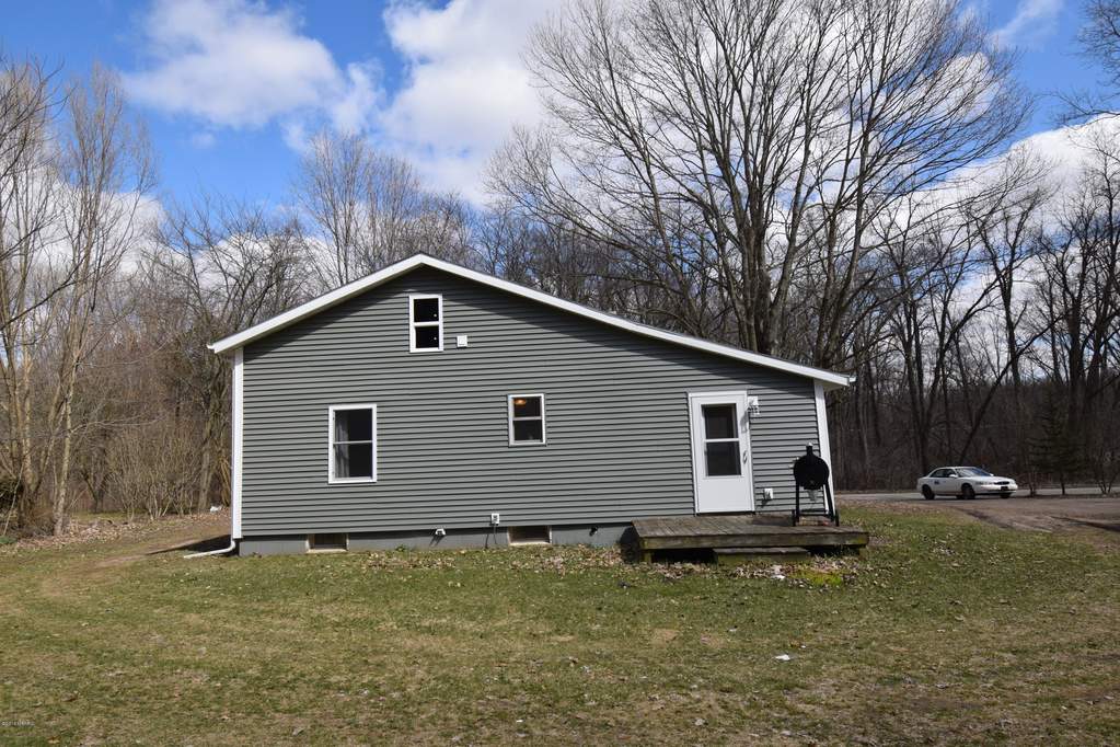 322 Blackman Street, Lawrence, MI 49064 MLS 18013508 properties