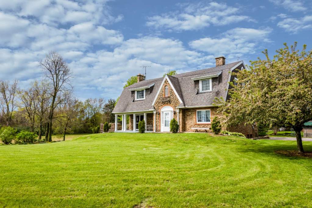 1310 Hillandale Road, Benton Harbor, MI 49022 MLS 19008119