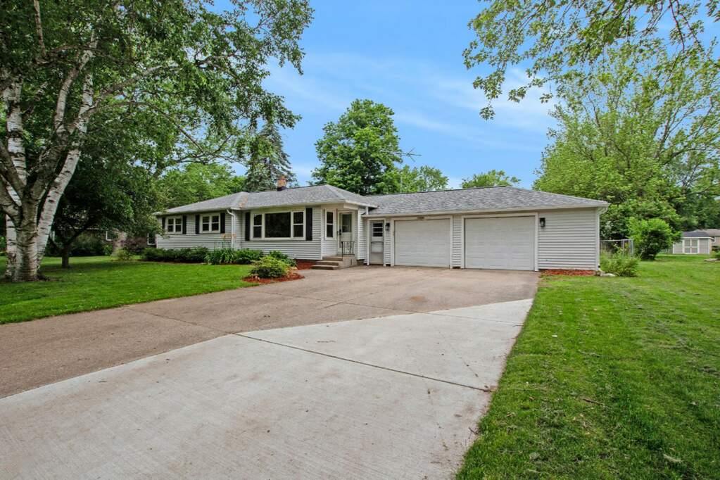 10491 Mary Ann Street, Zeeland, MI 49464 MLS 19030072 properties