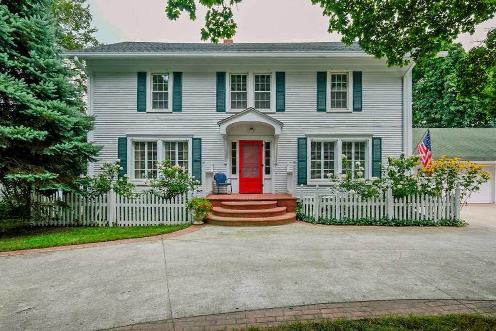 6235 Oakland Drive, Portage, MI 49024 MLS 19039561 properties SW