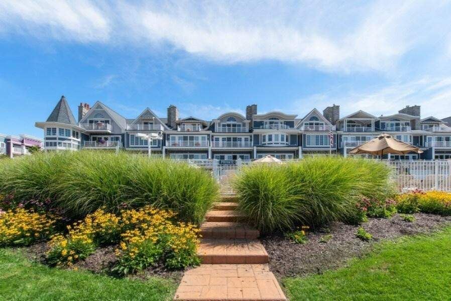 8 Oselka Drive, New Buffalo, MI 49117 MLS 19041090 properties SW