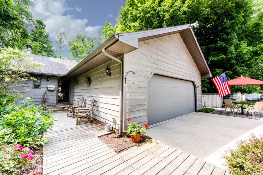 5254 River Road, Sodus, MI 49126 MLS 19042784 properties SW Michigan