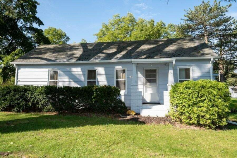 588 N West Street, Coloma, MI 49038 MLS 19046893 properties SW