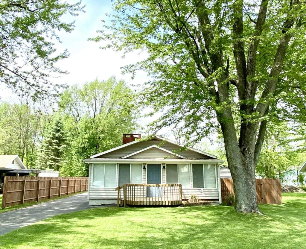 5536 Paw Paw Lake Road, Coloma, MI 49038 MLS 20018674 properties