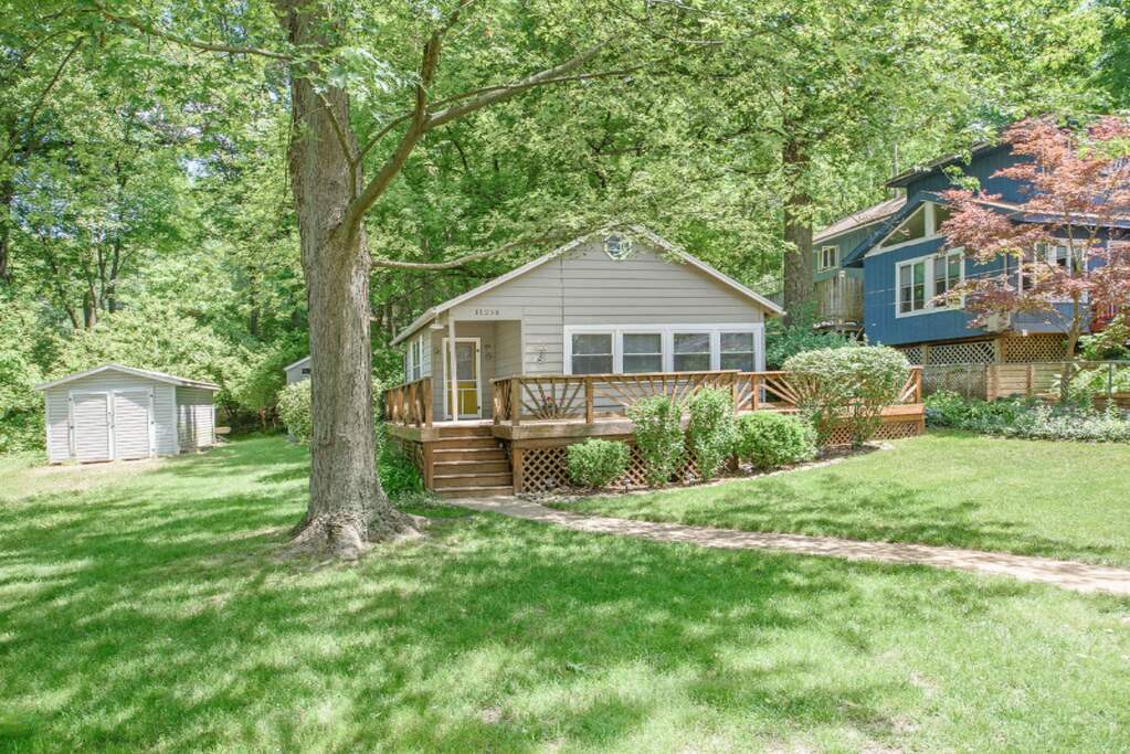 11216 Lakeshore Drive, Three Rivers, MI 49093 MLS 20020806