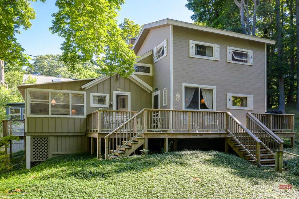 69 Poplar Ridge, Grand Haven, MI 49417 MLS 20024203 properties SW