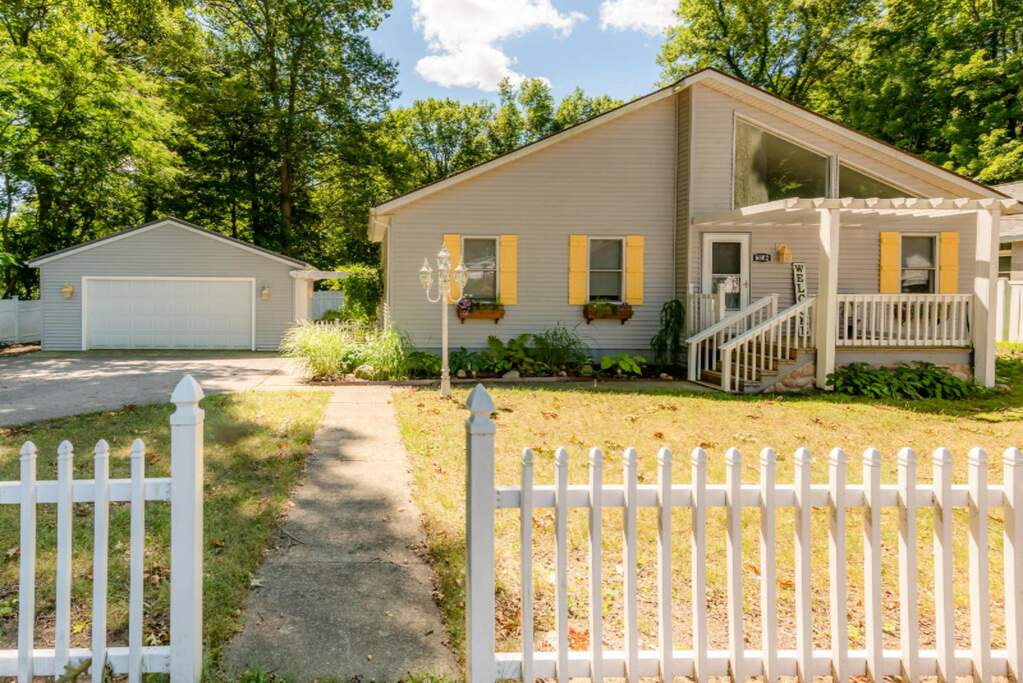 6802 Cherry Street, Coloma, MI 49038 MLS 20033943 properties SW