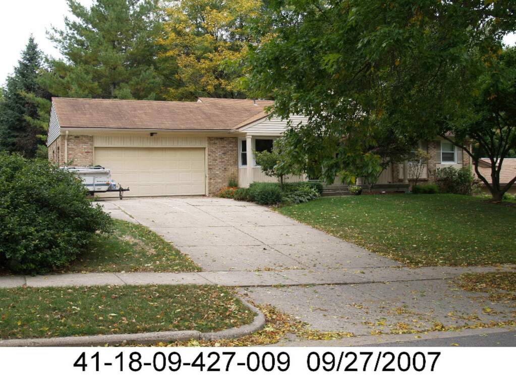 2447 Okemos Drive Se