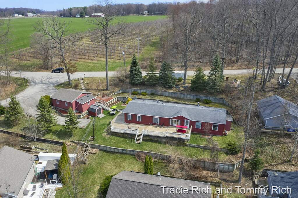 7333 Pine Ridge Drive Ne, Belding, MI 48809 MLS 21011140