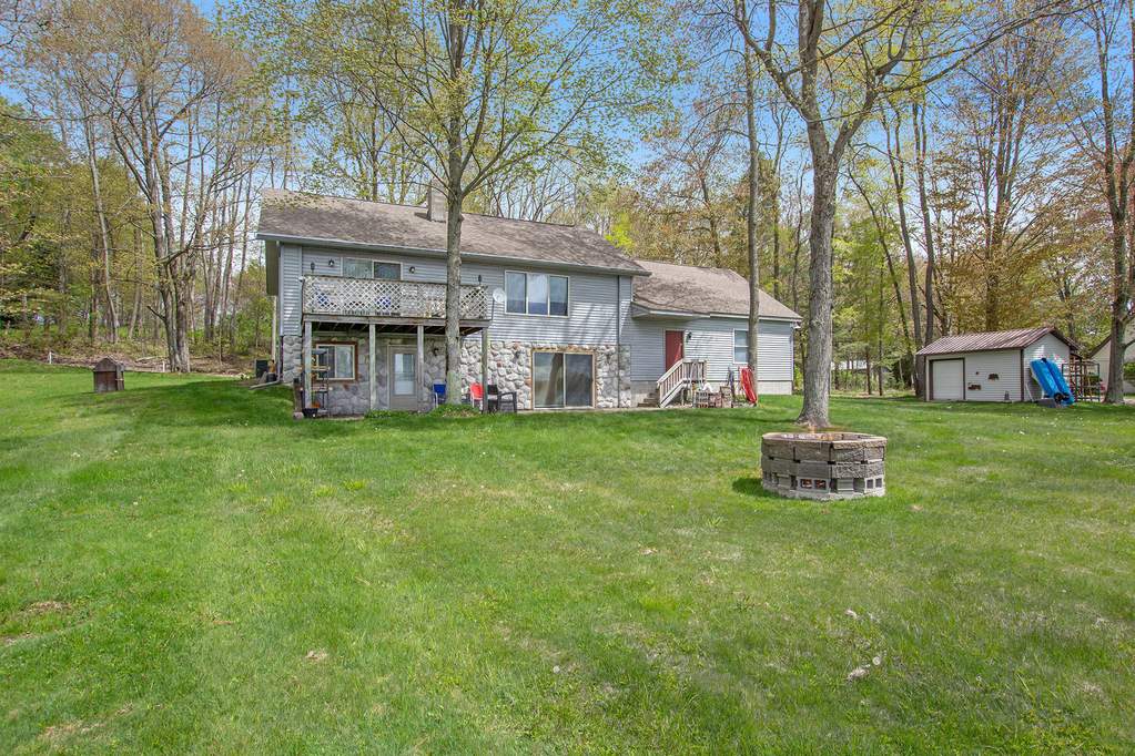 9039 E Ensign Court, Hesperia, MI 49421 MLS 21016916 properties