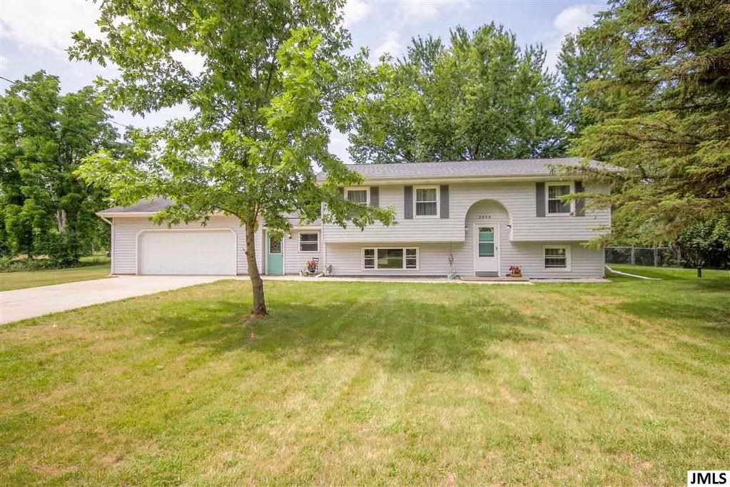 2958 S Sandstone Rd, Jackson, MI 49201 MLS 21056011 properties SW