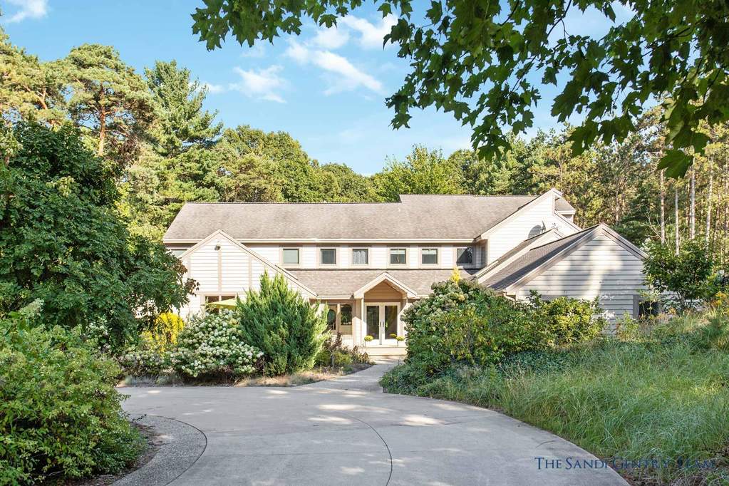 11730 Lakeshore Drive, Grand Haven, MI 49417 MLS 21106863 properties SW Michigan