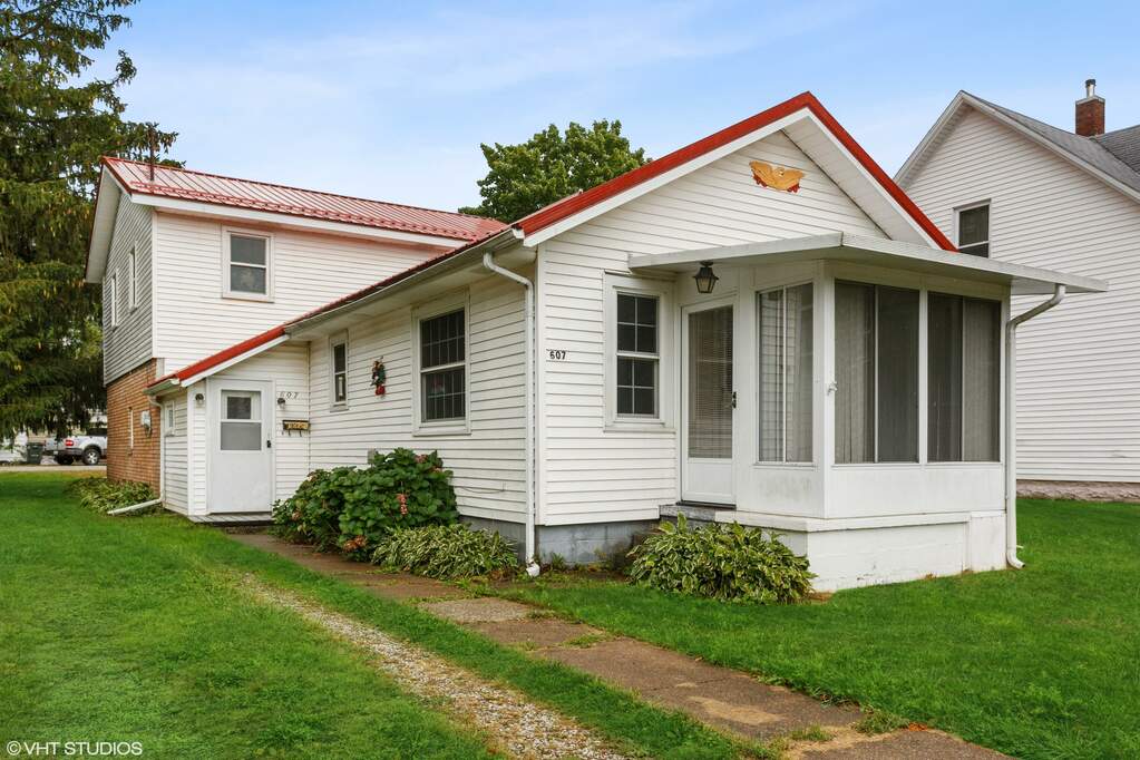 607 Magnolia Street, Three Oaks, MI 49128 MLS 21107778 properties