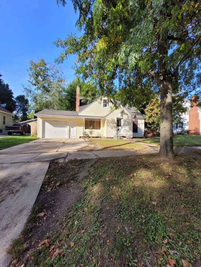 121 E Pine Street, Fremont, MI 49412 MLS 21109839 properties SW