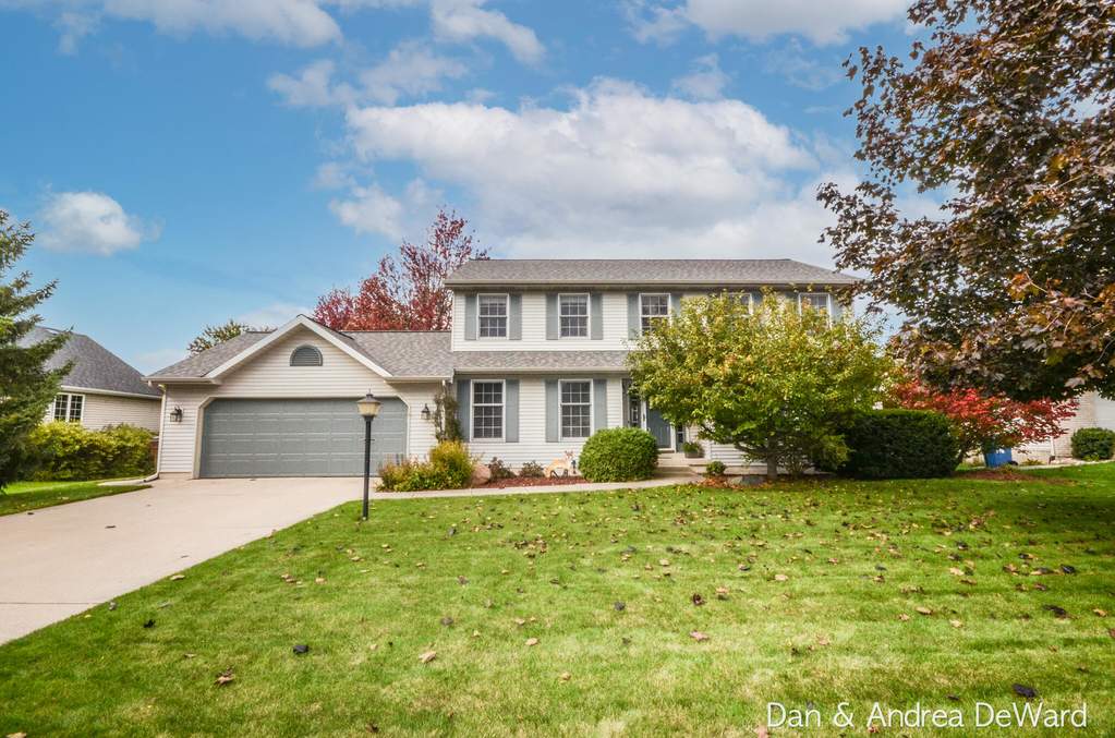 2163 Waterbury Drive Se, Kentwood, MI 49508 MLS 21113674