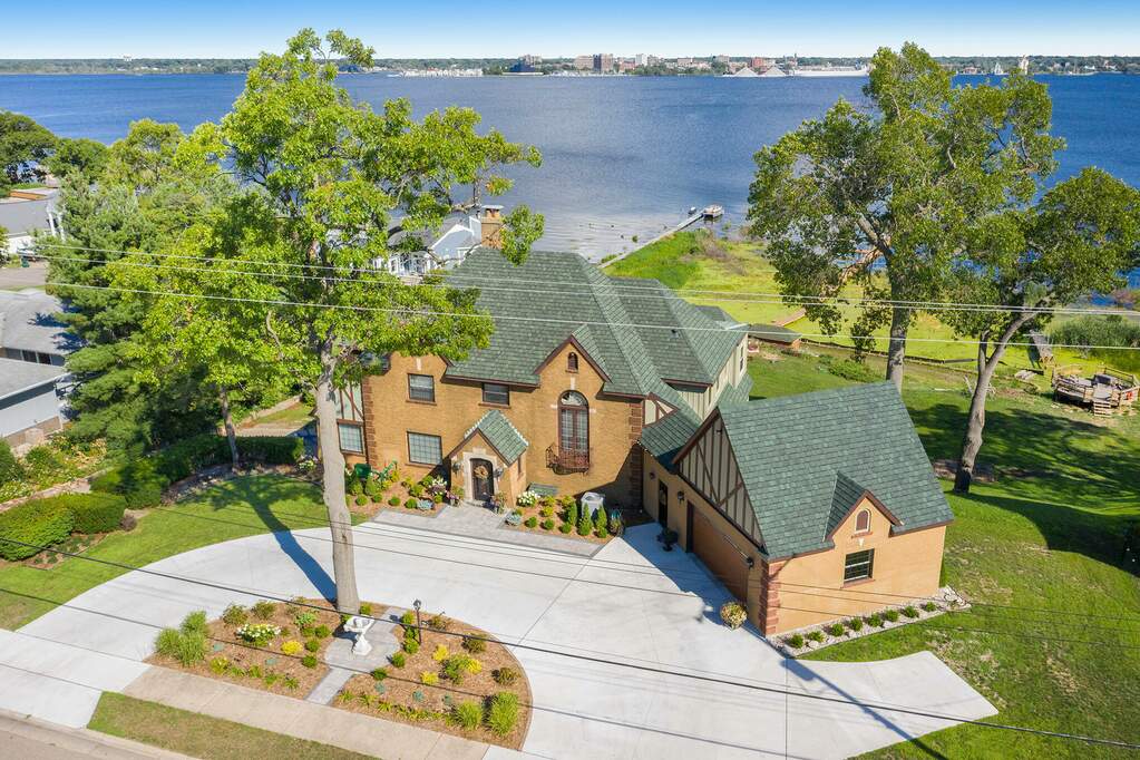 759 Ruddiman Drive, Muskegon, MI 49445 MLS 22001780 properties SW