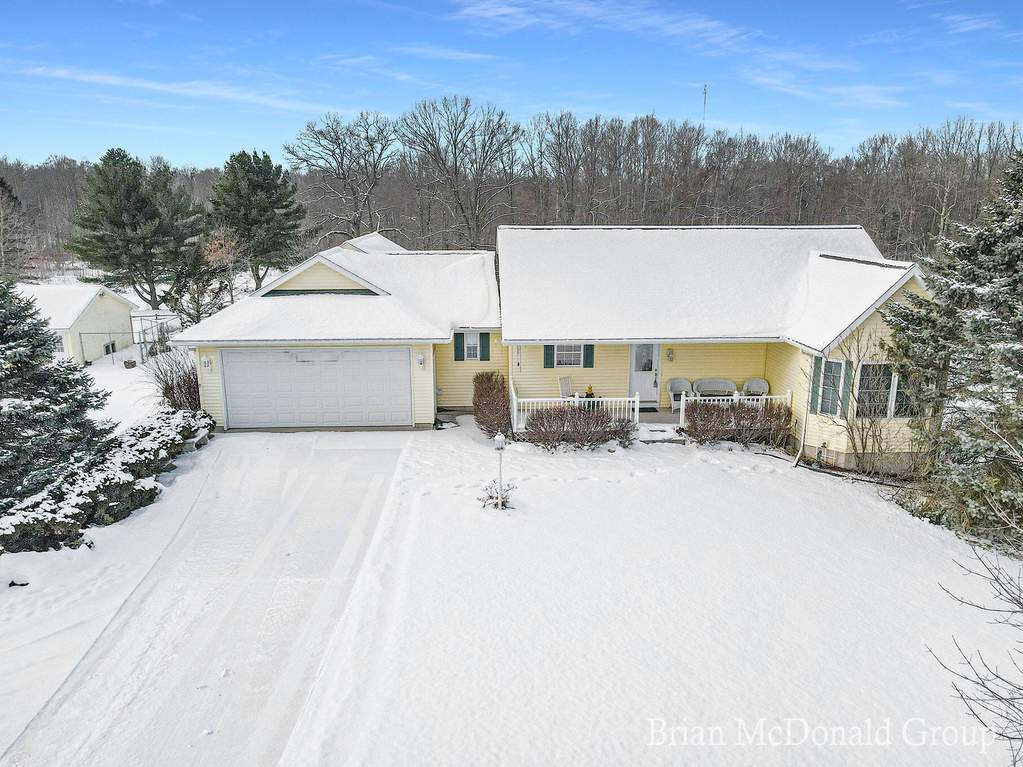 5440 Dalton Ridge, Fennville, MI 49408 MLS 22002036 properties SW