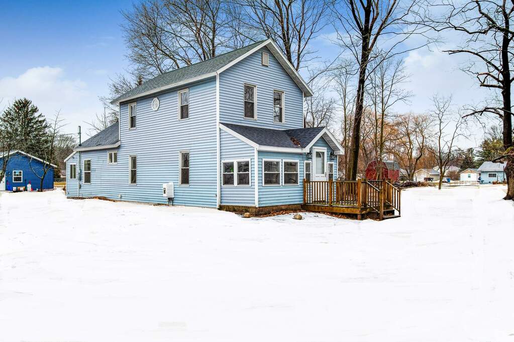 248 W Jefferson Street, Newaygo, MI 49337 MLS 22006013 properties