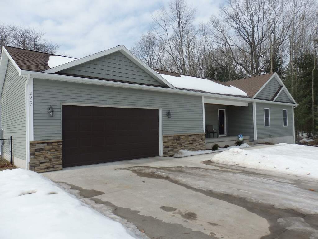 2047 N Lakeshore Drive, Ludington, MI 49431 MLS 22006835