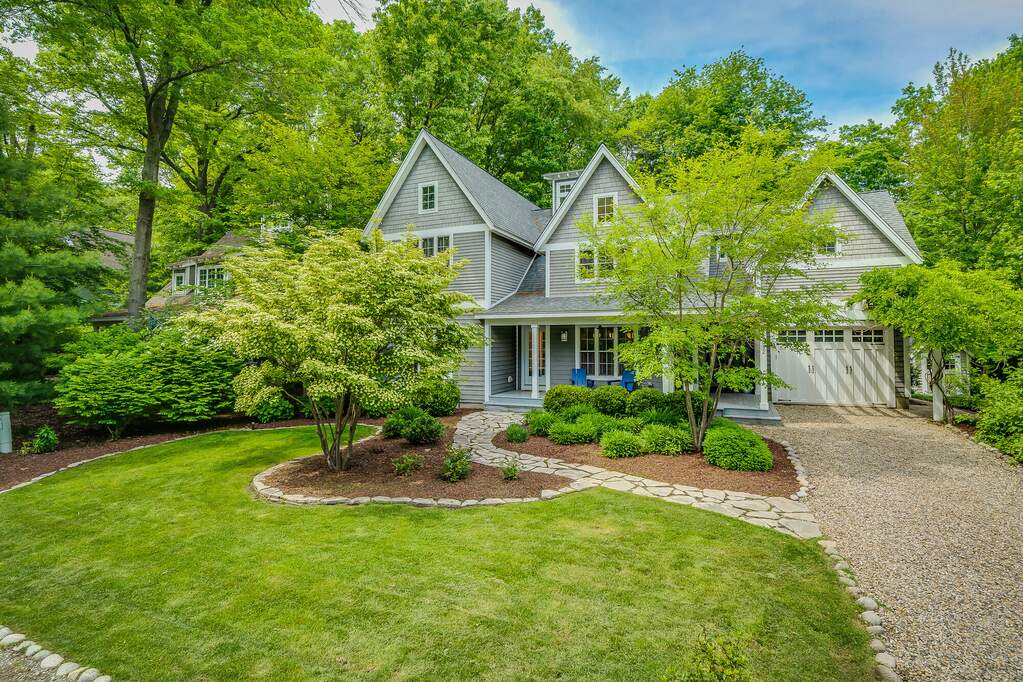 9932 Cottage Lane, Union Pier, MI 49129 MLS 22009382 properties