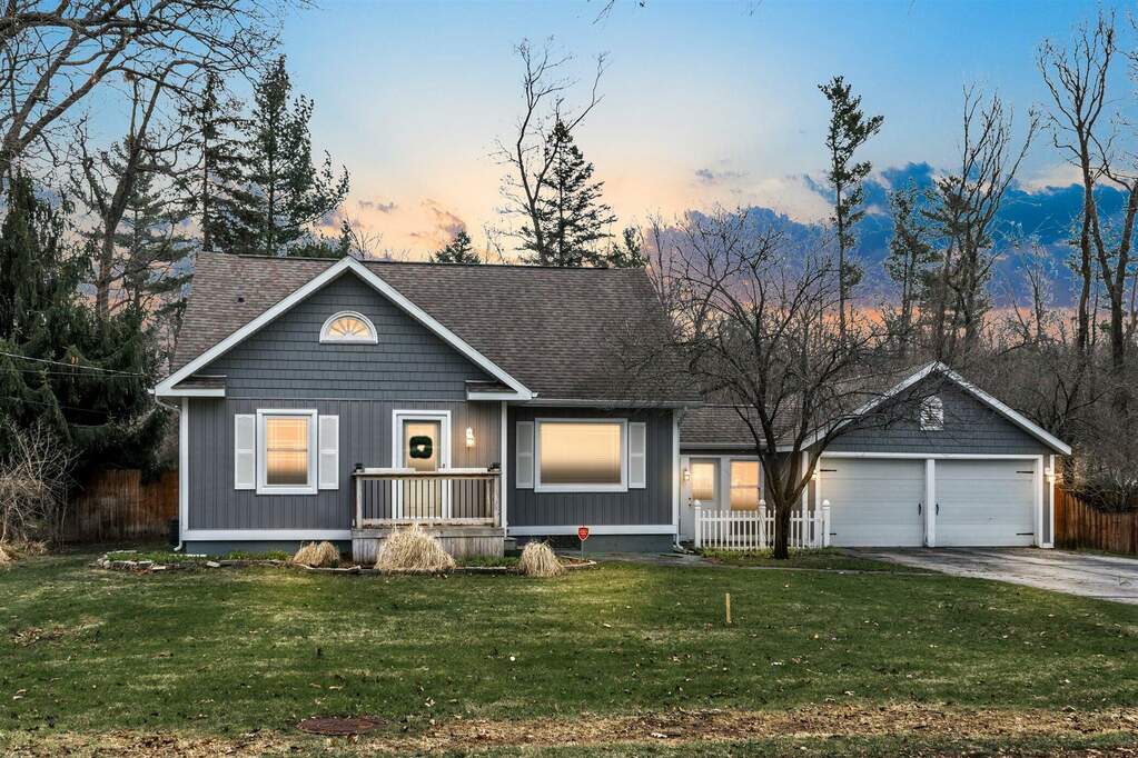 1360 Sherwood Drive, Muskegon, MI 49445 MLS 22013763 properties
