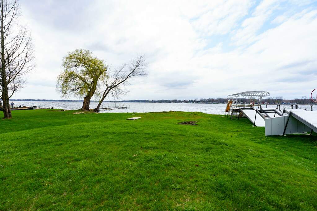 11192 E Indian Lake Drive, Vicksburg, MI 49097 MLS 22014468 properties SW Michigan