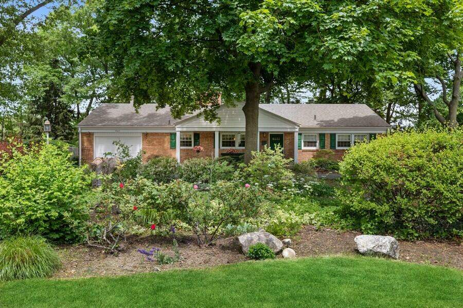 1965 N Valley View Drive, St. Joseph, MI 49085 MLS 22024548