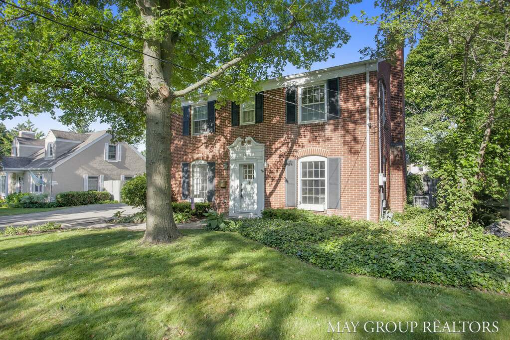 1315 Breton Road Se, East Grand Rapids, MI 49506 MLS 22026441