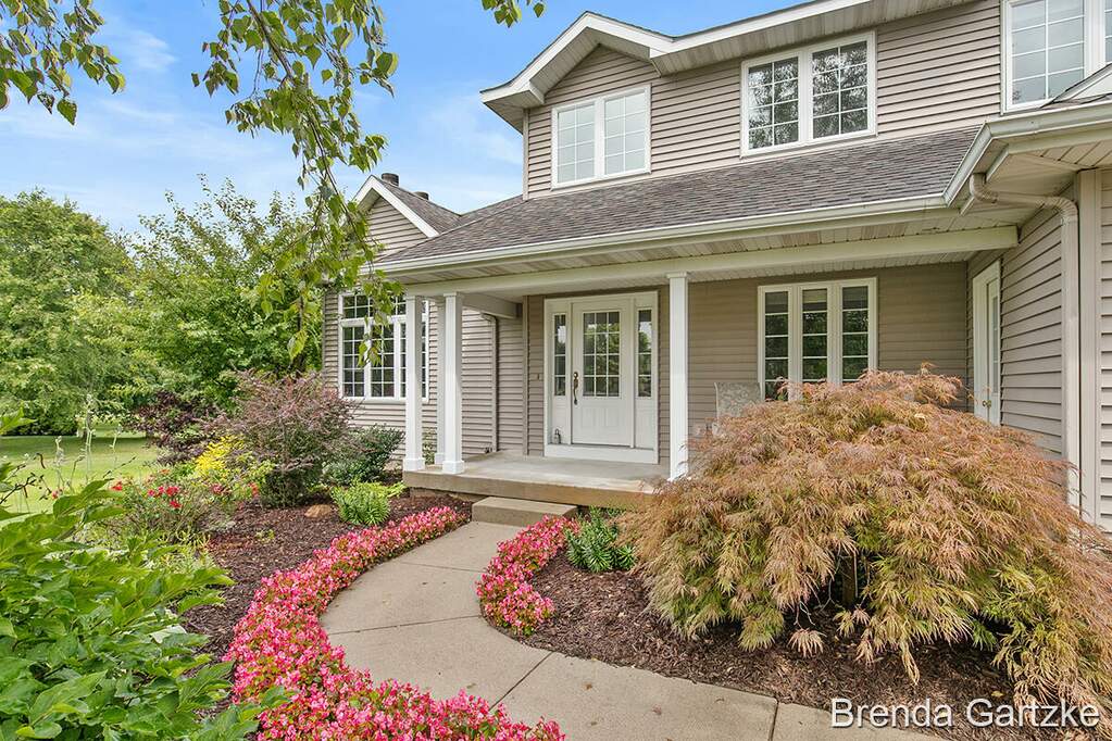 6625 Foxtail Meadows Drive Ne, Rockford, MI 49341 MLS 22033159 properties SW Michigan