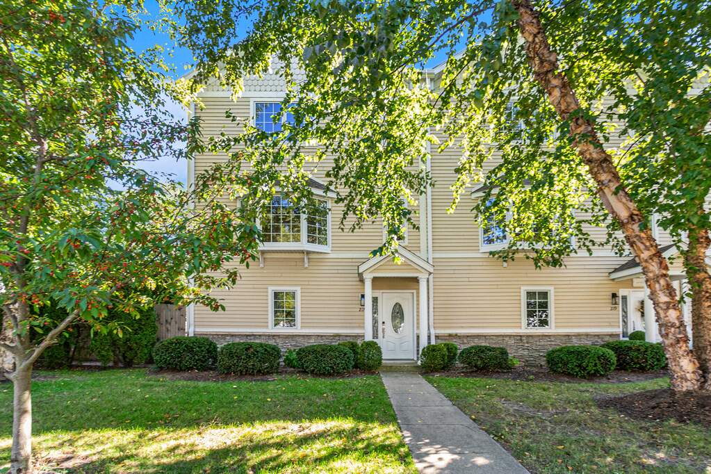 217 W Merchant Street, New Buffalo, MI 49117 MLS 22042370 properties SW Michigan