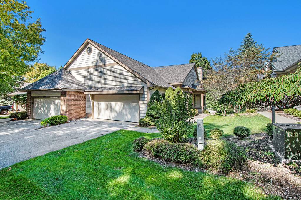 2059 Tree Ridge Drive Se 102, Grand Rapids, MI 49508 MLS 22043632 properties SW Michigan