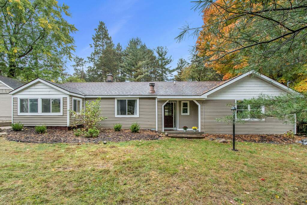 2909 Bird Avenue Ne, Grand Rapids, MI 49525 MLS 22044561