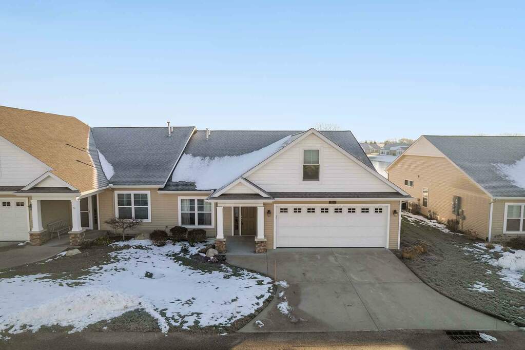 11541 South Lake Drive, Holland, MI 49424 MLS 22049069 properties