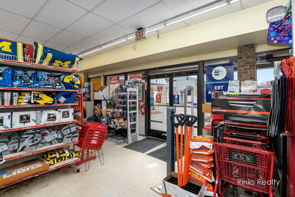 510 Covered Village, Belding, MI 48809 MLS 22050252 properties SW