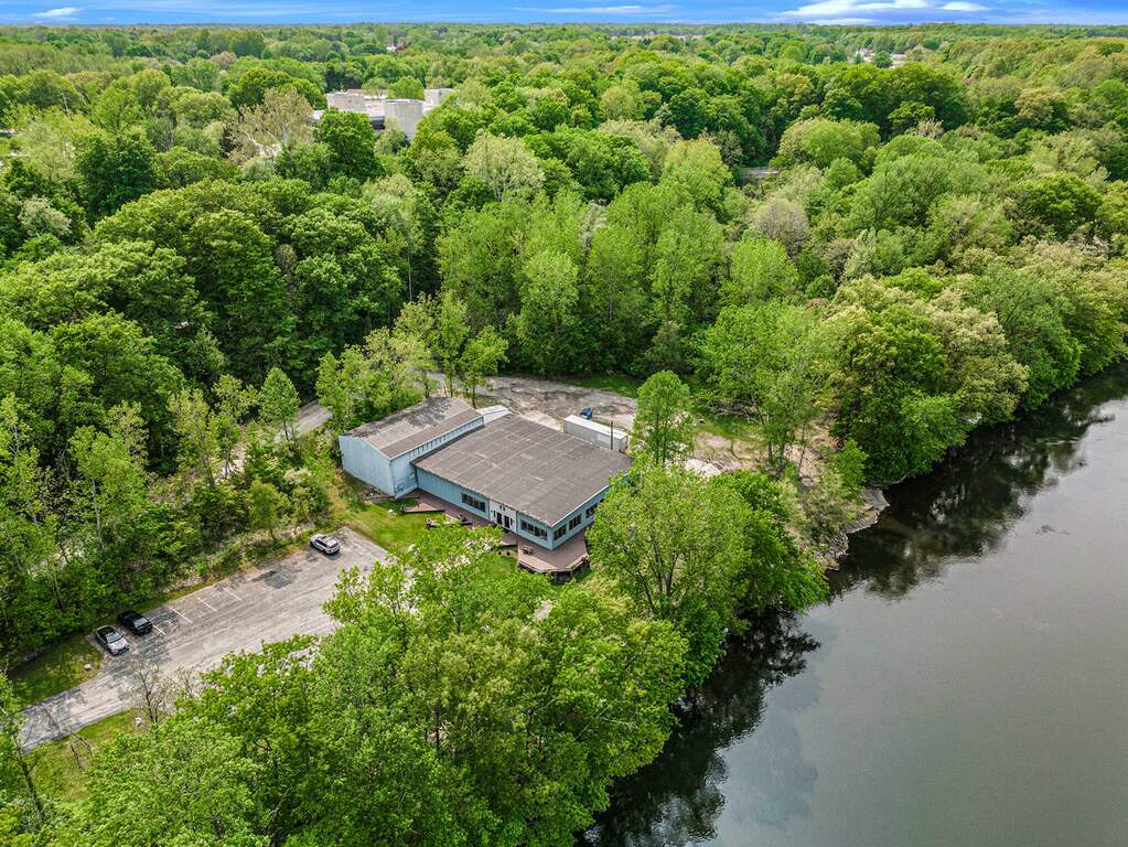 15437 Red Bud Trail N, Buchanan, MI 49107 MLS 23002940 properties