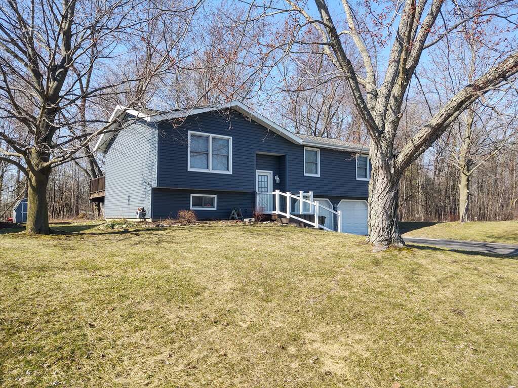 833 Western Avenue, Watervliet, MI 49098 MLS 23005042 properties