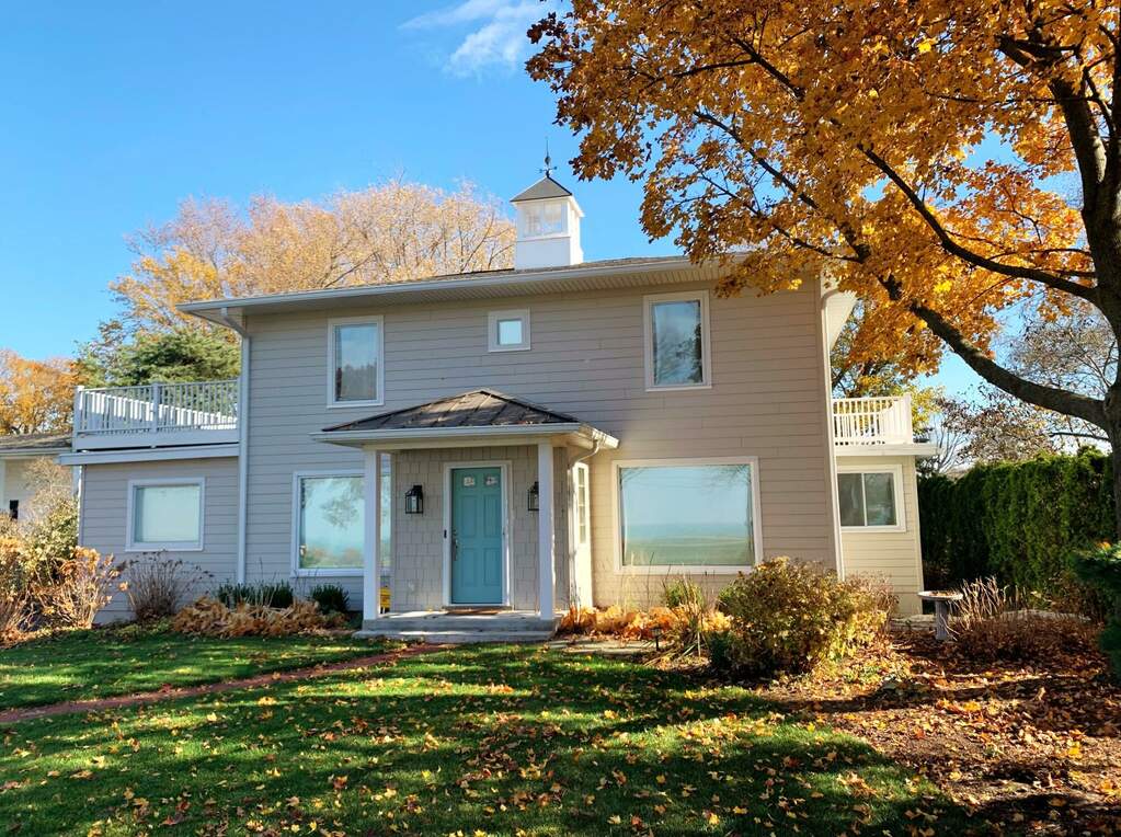 2401 Old Lake Shore Road, St. Joseph, MI 49085