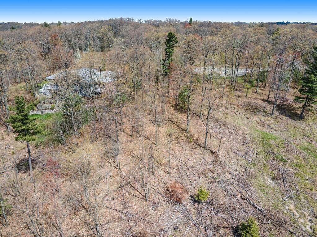 Southview 26, Onekama, MI 49675 MLS 23010483 properties SW Michigan