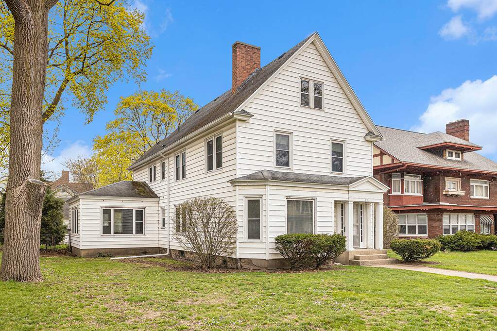 40 Orchard Place, Battle Creek, MI 49017 MLS 23013532 properties