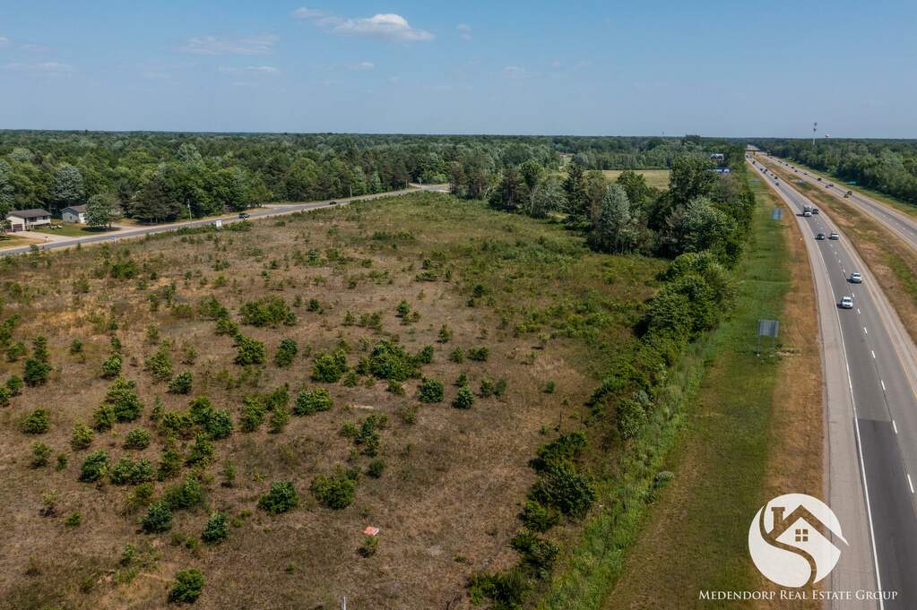 4993 Airline Highway, Muskegon, MI 49444 MLS 23019597 properties