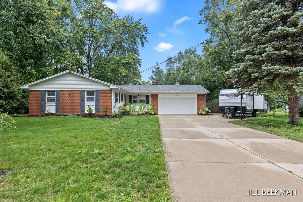 7901 Hollyhock Avenue, Jenison, MI 49428 MLS 23030478 properties