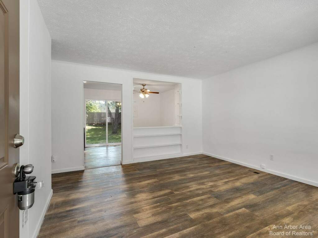 1340 Candlewood Lane, Ypsilanti, MI 48198 MLS 23128371 properties